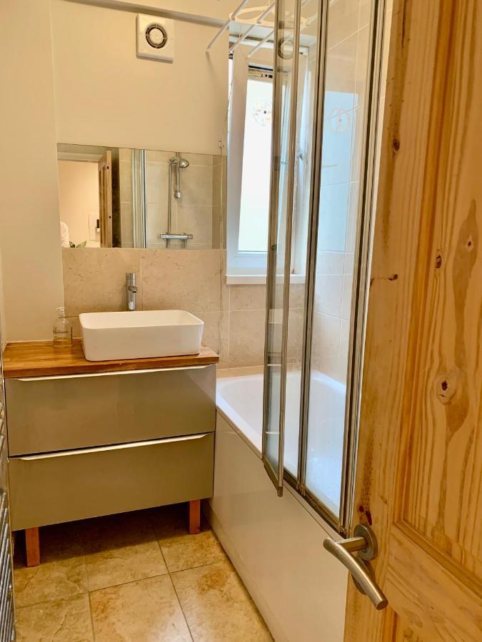 Victoria Park House R1 * London
